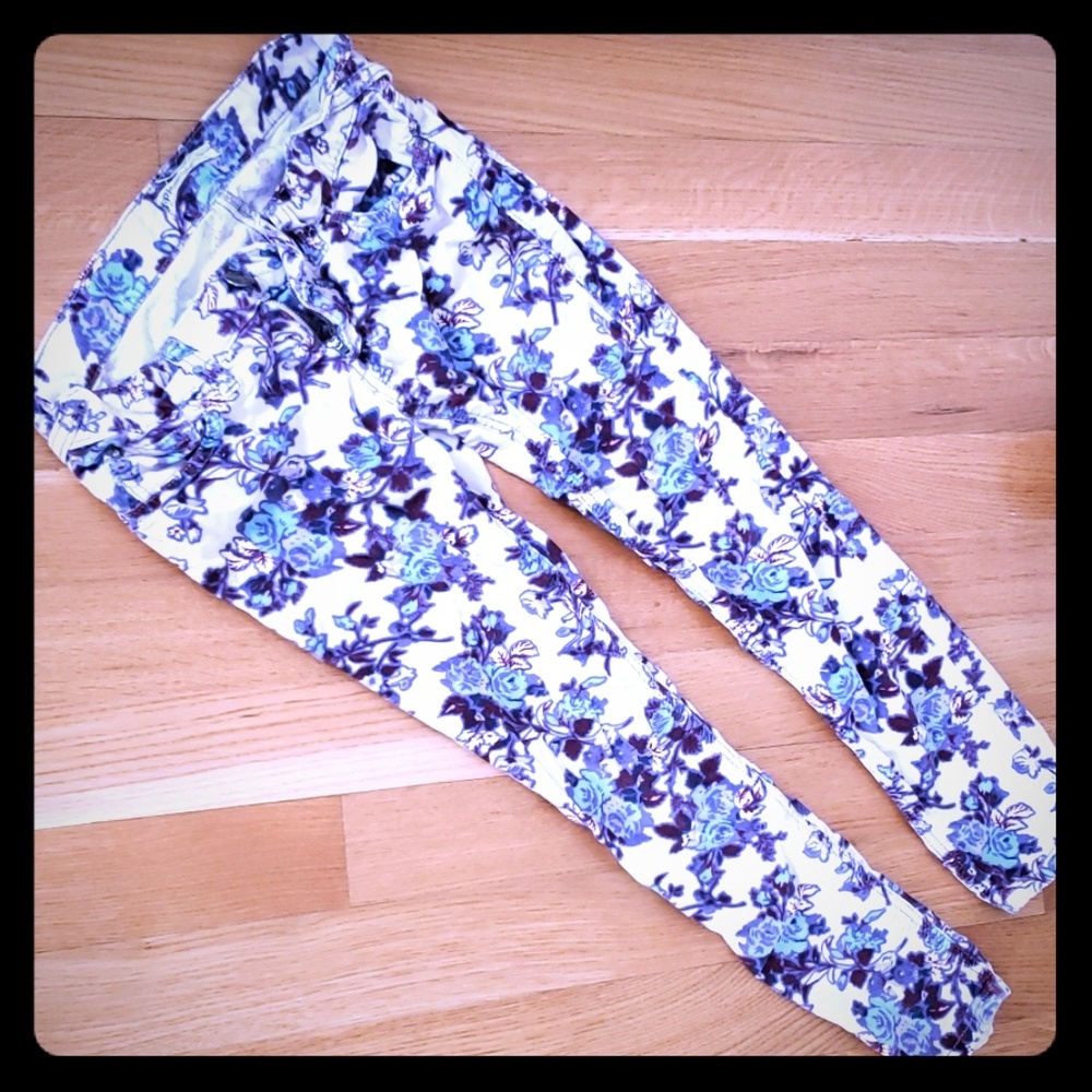 Pretty cordaroy print pants!